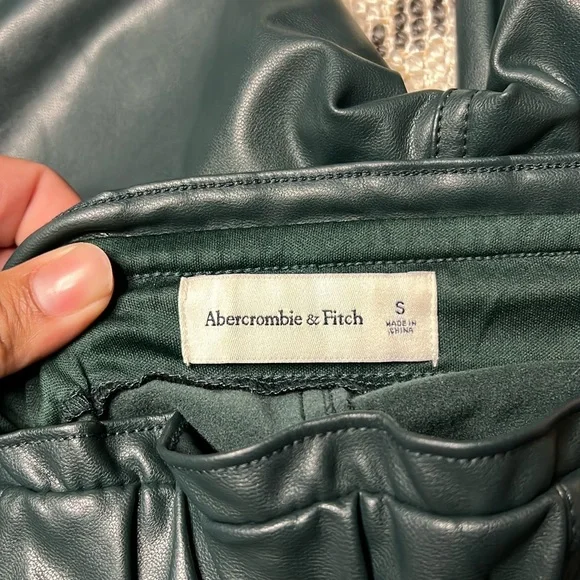 Women’s Abercrombie & Fitch Green Faux Leather Joggers Size S - Picture 4 of 5